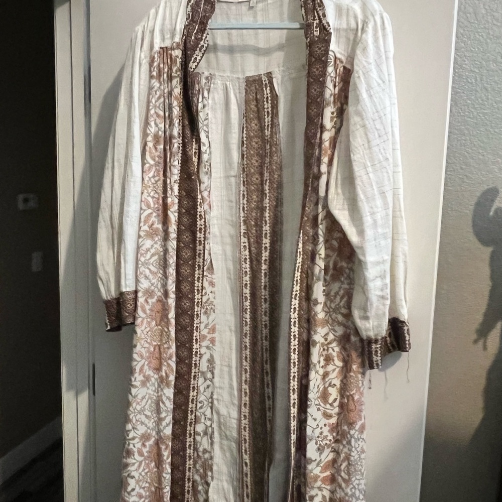 Gimmicks by BKE Cream and Brown Cape with Boho Flair